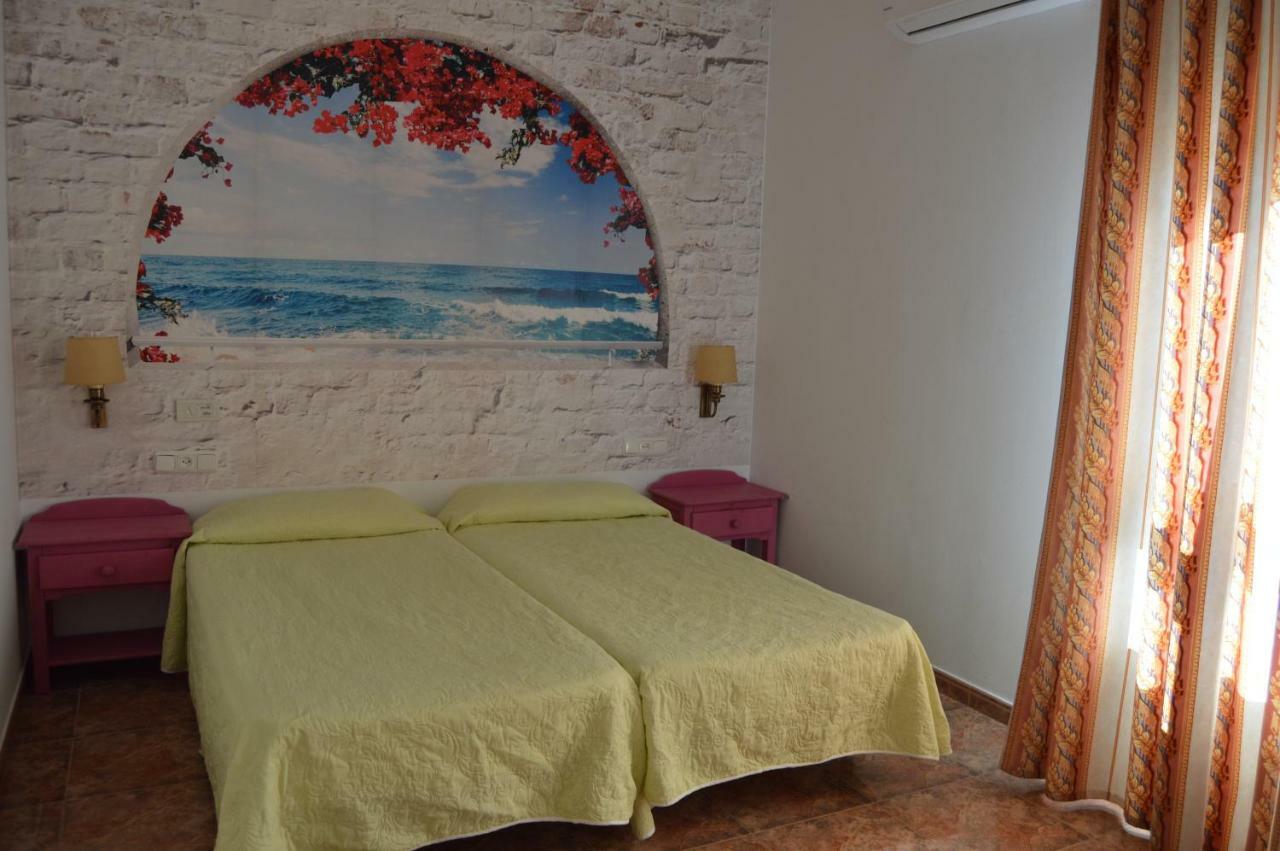Hotel Poniente Moraleda De Zafayona Zewnętrze zdjęcie